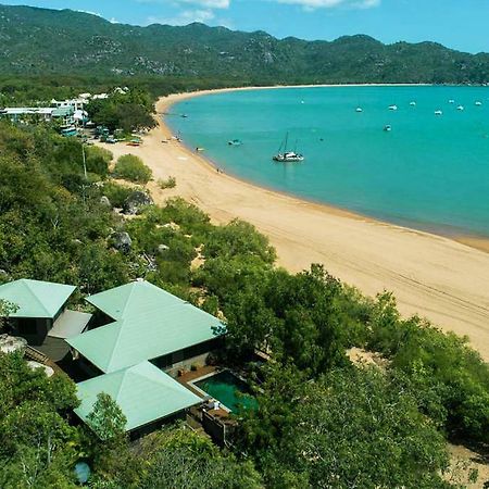 Absolute Beachfront Horseshoe Bay Экстерьер фото
